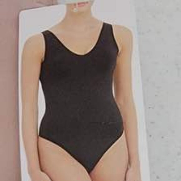 Assets by SPANX Women's Smoothing Thong Bodysuit - Picture 4 of 4